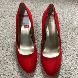 Style & Co bright red high heel shoes with gold detail
